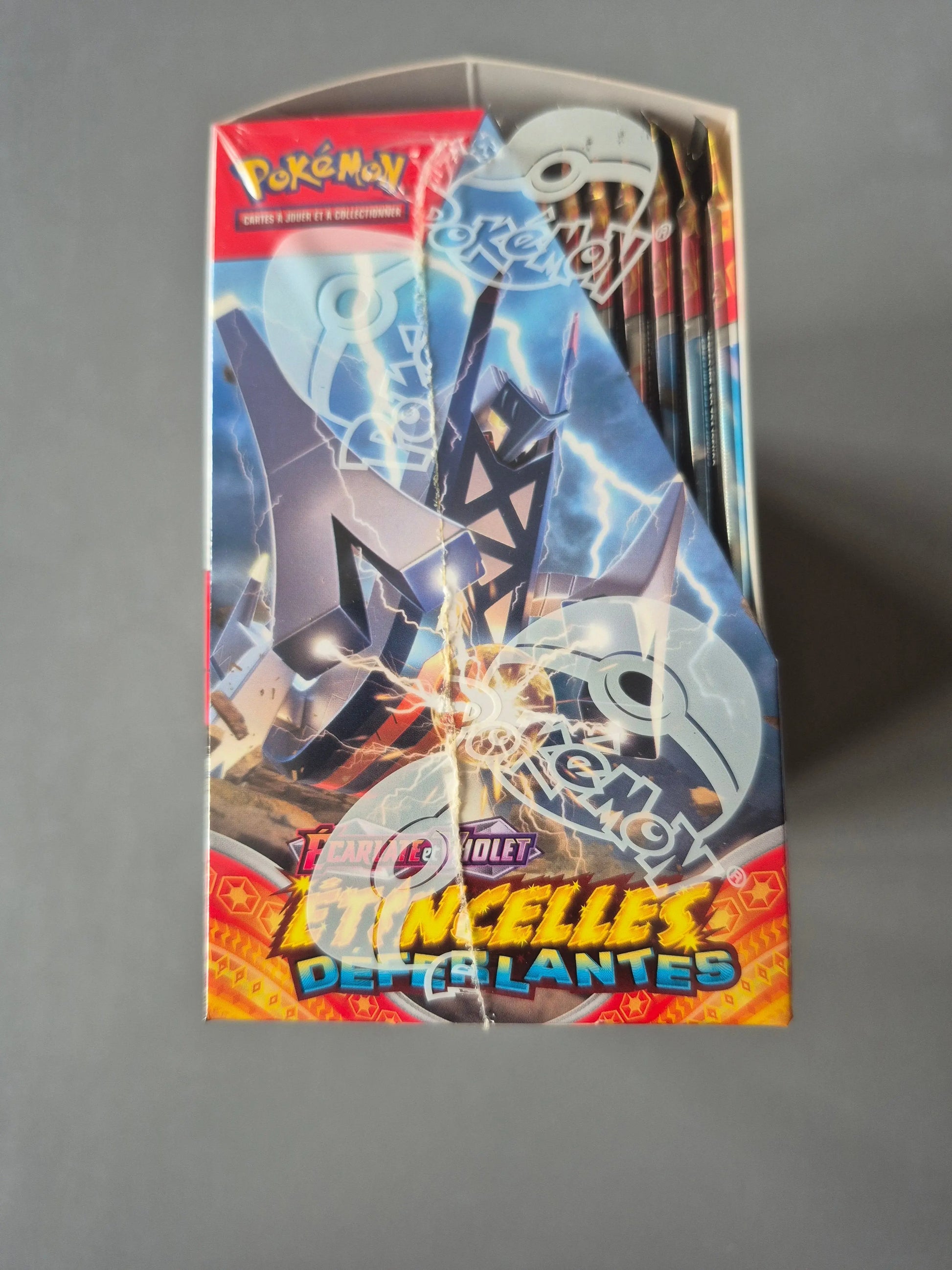 Pokémon – Display Étincelles Déferlantes EV8 – Boite de 36 boosters – FR The Pokémon Compagny